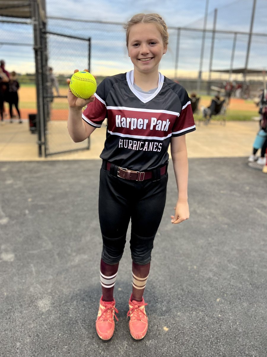 NatalieGroft's tweet image. First dinger of the season! #2runHR 🥎