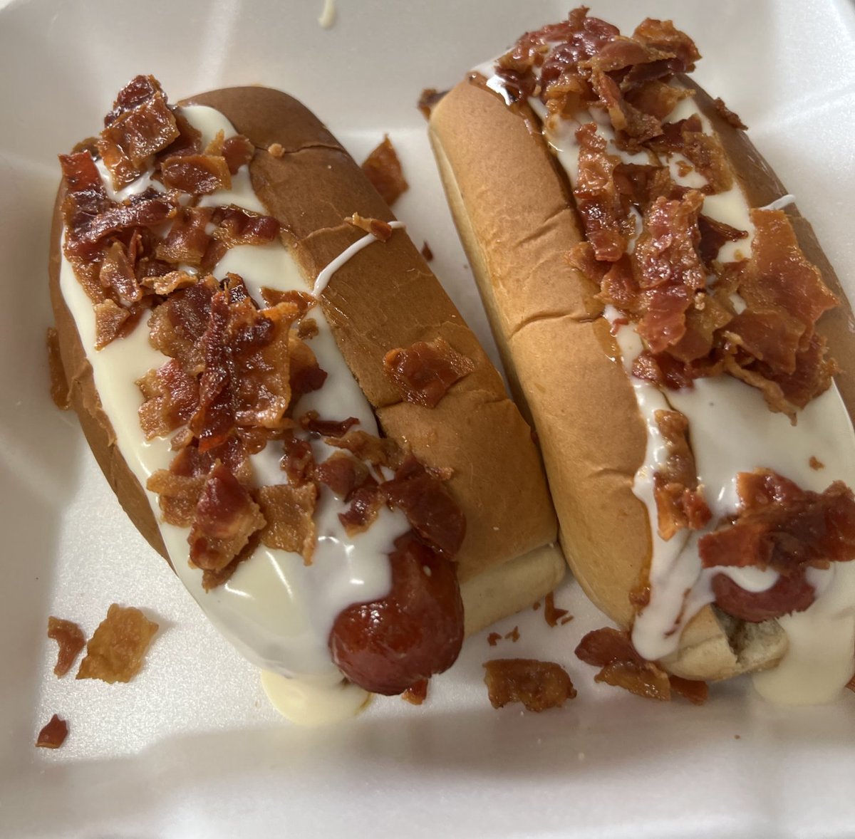 Monterra_Fl's tweet photo. We are excited to welcome @ Joe's Jumbo Wieners to the community this Thursday, April 20thfrom 5- 7:30 PM

#WeLoveOurResidents #FoodTruck #FoodTruckEvent #Springtime #HotDogs #Joesjumbowieners #ResidentEvents #LoveWhereYouLive #Community #LuxuryRentals #Monterra #BonitaSprings https://t.co/Ej6RNEKkkr