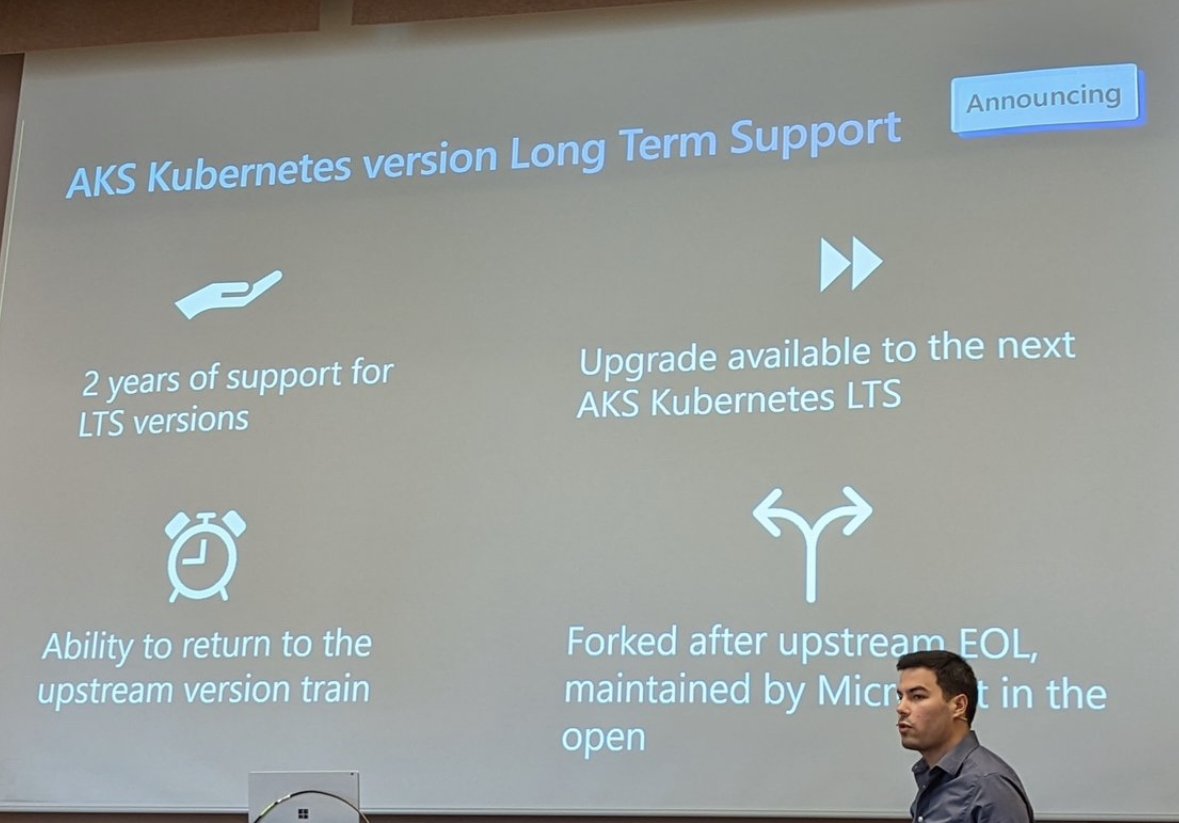 Nigel Poulton tweet media