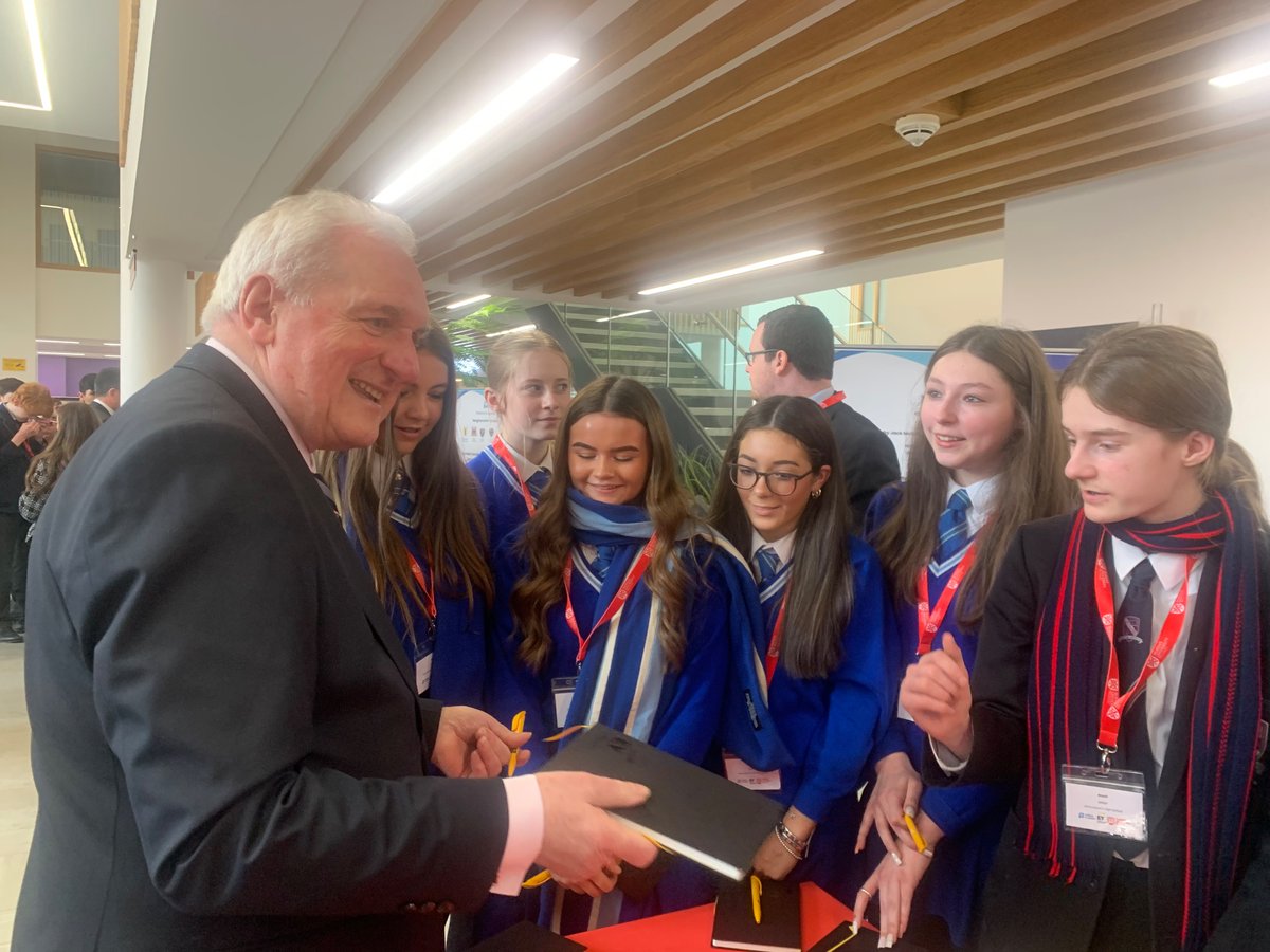 Delighted to meet <a href="/TDBertieAhern/">Bertie Ahern</a> <a href="/QUBelfast/">Queen's University Belfast 🎓</a> discussing #BetterPeace and #Agreement25 <a href="/assumptionlive/">Assumption Grammar</a>