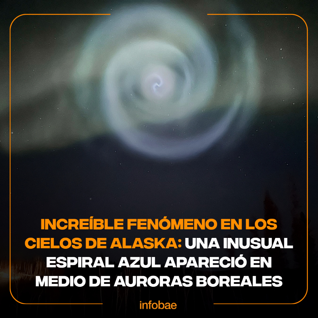 infobae's tweet photo. Increíble fenómeno en los cielos de Alaska: una inusual espiral azul apareció en medio de auroras boreales https://t.co/fyV4WZTz3y https://t.co/wuwQZipoBO