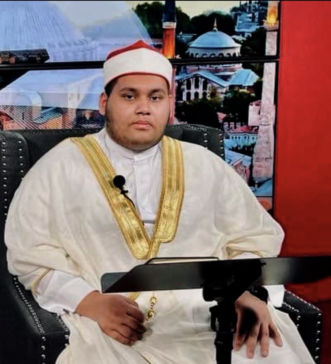 smbrabbani's tweet photo. সবাইকে পবিত্র লাইলাতুল ক্বদরের শুভেচ্ছা। ❤️ 

بِسْمِ اللهِ الرَّحْمٰنِ الرَّحِيْمِ •

إِنَّآ أَنزَلْنَـٰهُ فِى لَيْلَةِ ٱلْقَدْرِ •

وَمَآ أَدْرَىٰكَ مَا لَيْلَةُ ٱلْقَدْرِ •

لَيْلَةُ ٱلْقَدْرِ خَيْرٌۭ مِّنْ أَلْفِ شَهْرٍۢ •

تَنَزَّلُ ٱلْمَلَـٰٓئِكَةُ وَٱلرُّوحُ فِيهَا بِإِذْنِ رَبِّهِم مِّن كُلِّ أَمْرٍۢ •

سَلَـٰمٌ هِىَ حَتَّىٰ مَطْلَعِ ٱلْفَجْرِ •