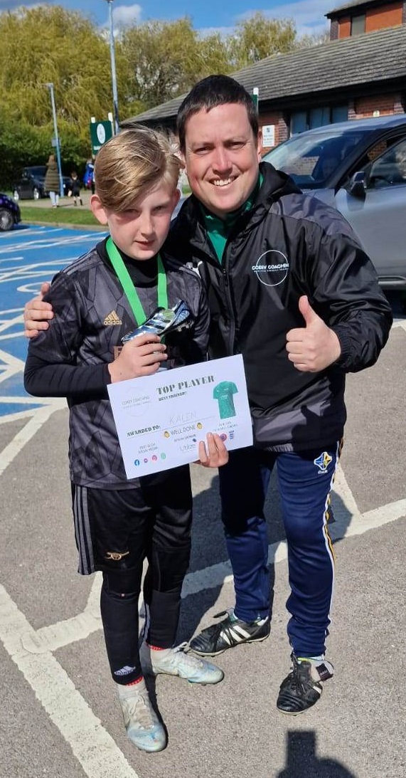 S_Basildon_FC's tweet photo. Well Done to Kalen on winning a top player award/trophy at the @Corey_Coaching .
Kalen has shown massive improvement in his football over the last year and now starting to get the rewards on his hard work.
Well Done Kalen ππ
#BasTown #Football #Training #SoccerSchool https://t.co/7FMfgBrcAP