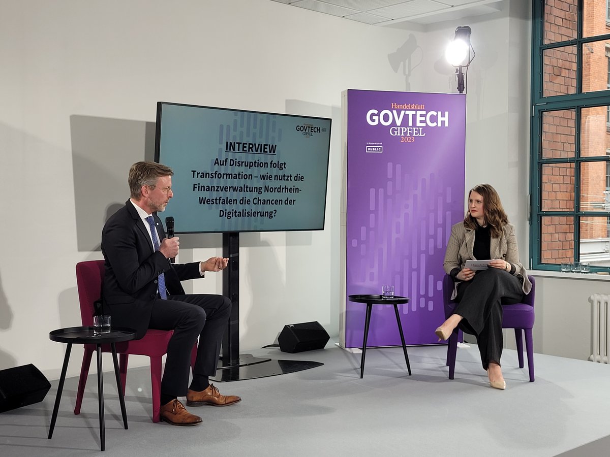 GovGipfel's tweet image. @DirkGuennewig, Staatssekretär im @Finanzmin_NRW steht im Working Space Rede und Antwort im Interview mit @SMGroenveld zur Frage: Auf Disruption folgt Transformation – wie nutzt die Finanzverwaltung Nordrhein-Westfalen die Chancen der Digitalisierung? #GovTechGipfel #HBGovTech