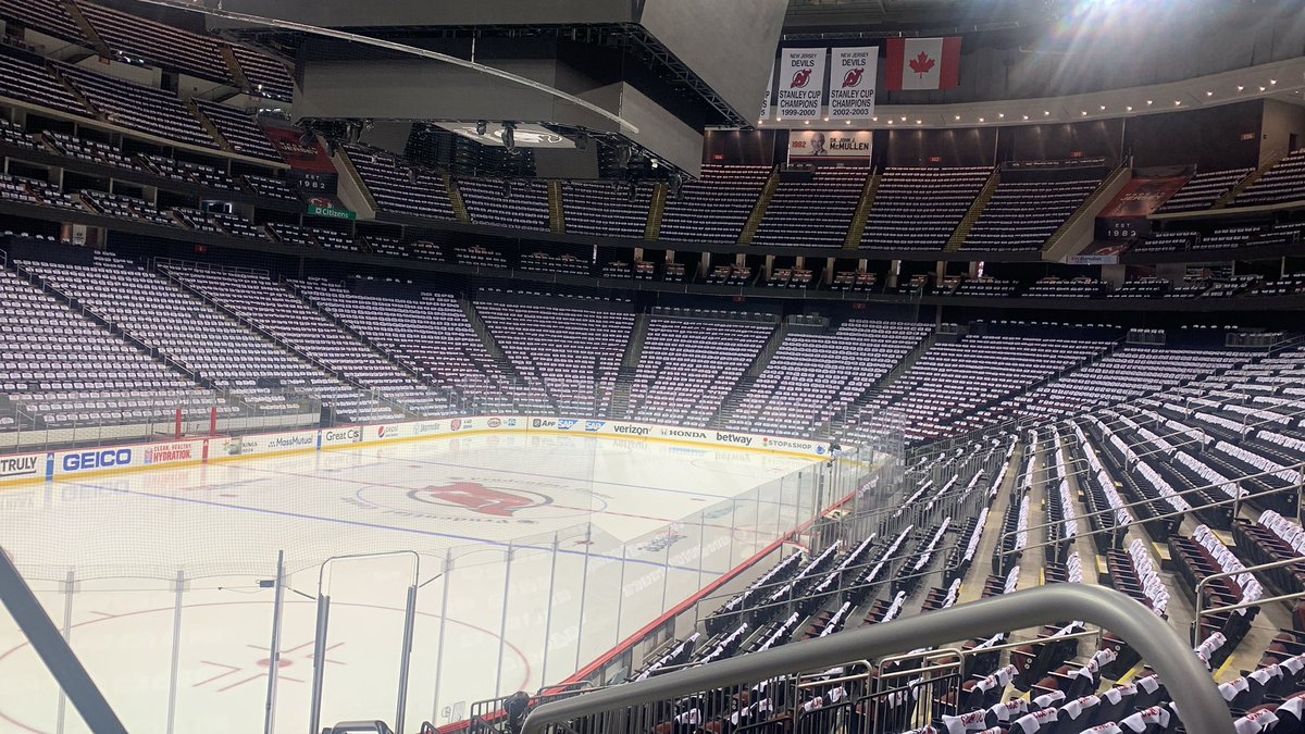 TinaCervasio's tweet image. Good Morning from THE ROCK. Reporting live all morning on @fox5ny Good Day New York, Previewing tonight’s Game 1 of the #HudsonRiverRivalry. @NJDevils v @RangersMSGN … my question for #NYR fans: if you are coming to game, what will you do with one of these #NJD towels? 😆