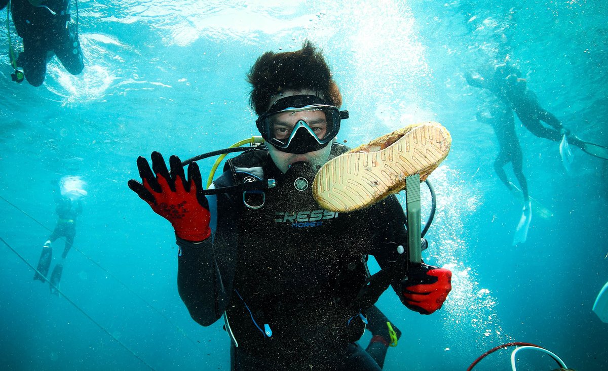 showbiznest's tweet photo. Alden Richards Advocates the Fight Against Plastic Pollution with Century Tuna "Saving Our Seas" Initiative
FULL DETAILS HERE https://t.co/T7iGN9WrVK
To learn more, visit https://t.co/V20grpwPoy
#CTSavingOurSeas #CenturyTunaSOS #AldenRichards https://t.co/U3nsqV98CR