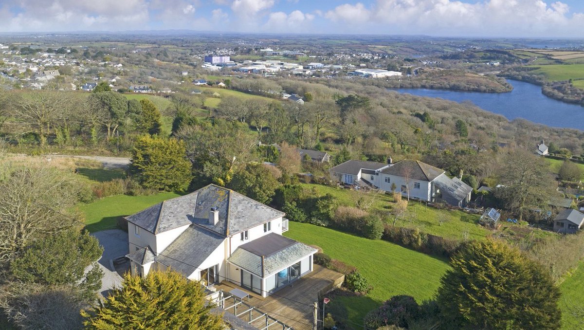 JS_Cornwall's tweet photo. From #coastalhomes to #newhomes, we have a wide selection of #Cornish #properties for sale https://t.co/DCCF95vRmh
#cornwall #cornishproperty #cornishestateagent #helston #lostwithiel #stives #truro #truro #mawnansmith #falmouth #wadebridge #sennen #penzance #jacksonstops https://t.co/xt9lKLhAu1