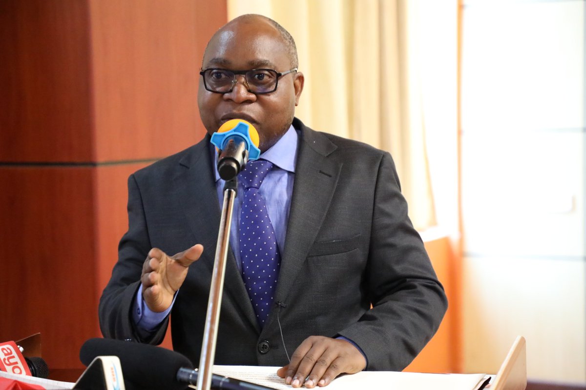 Waziri wa Katiba na Sheria  Mhe. Dkt. Damas Ndumbaro  akifungua Mafunzo elekezi ya awali kwa waajiriwa wapya wa Ofisi ya Taifa ya Mashtaka yanayofanyika mjini Morogoro kuanzia tarehe 15 hadi 21 Aprili, 2023.