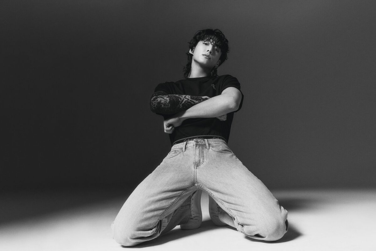 italianarmyfam_'s tweet image. 📸 Scatti di JUNGKOOK per Calvin Klein rilasciati daI media‼️😍

CHI HA DETTO CHE TUTTO CIÒ FOSSE LEGALE? 🫠🚑

@BTS_twt #JUNGKOOKxCALVINKLEIN