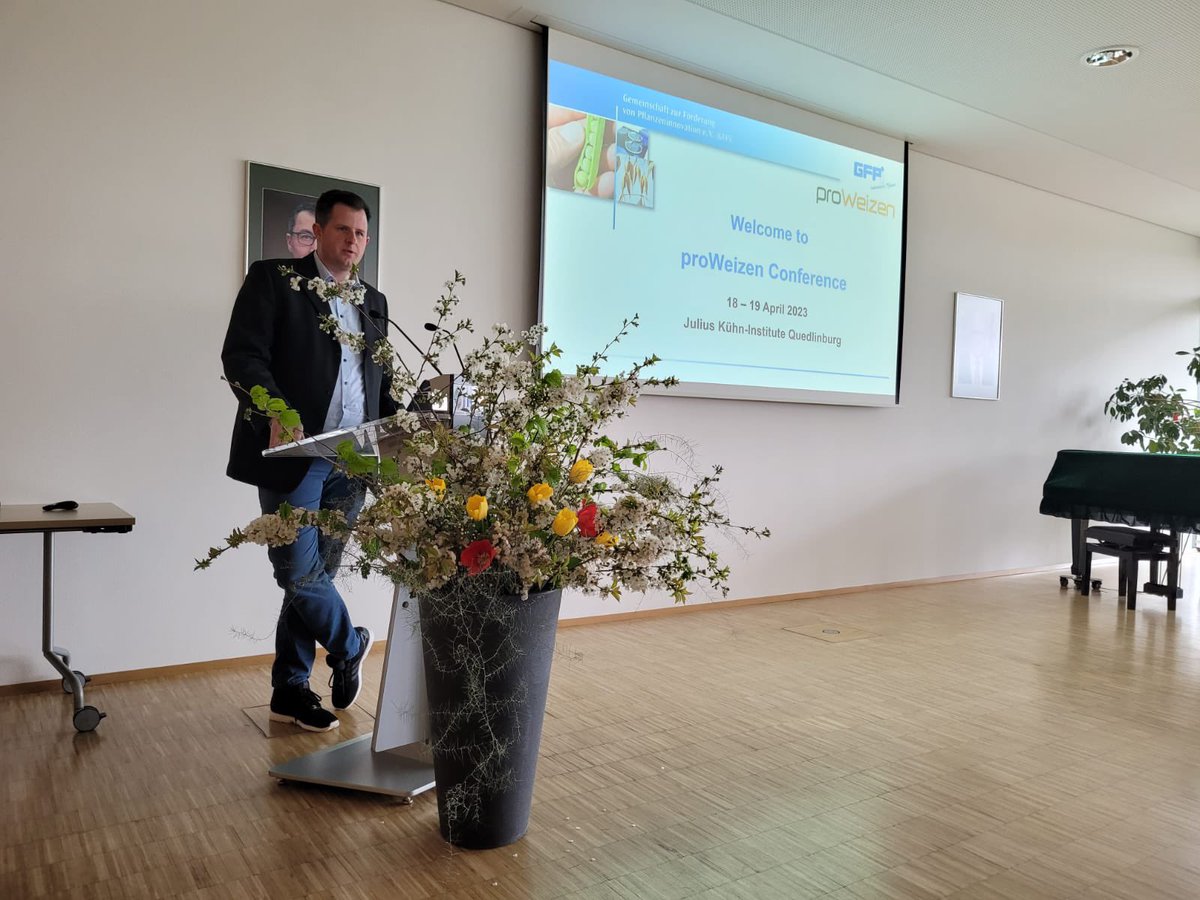 DialogBDP's tweet photo. Dr. Andreas Stahl and Wolf von Rhade opens the #proweizen conference and express their appreciation for the excellent scientific output from the diverse research projects in wheat. More 👉 https://t.co/YtmXVOh886 https://t.co/uY3idmY4Bj