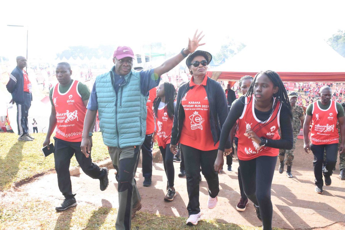 Idtwins256's tweet photo. Congratulations #KabakaWange of @BugandaOfficial @katoidtwins @twinsvocational https://t.co/DCn1u3GKMW