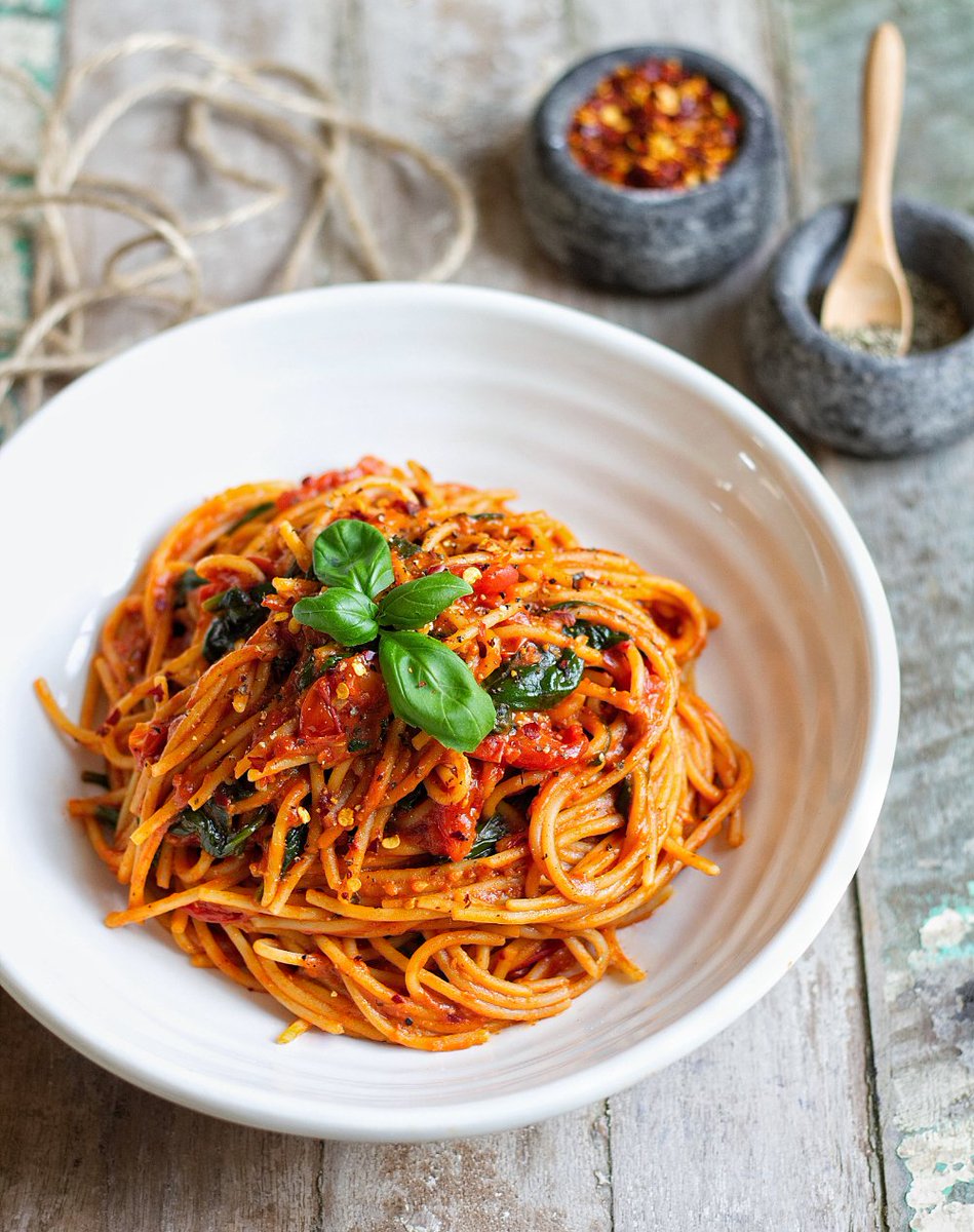 plate__up's tweet photo. Pasta called, we answered 🤤

Creamy chicken and chorizo pasta by @Deanedwardschef 

Warming free-from pasta by @HealthyLivingJW 

Pasta alla norcina by The Alberti Twins

Head to our link in bio for the full recipe &amp; ingredients delivered by your favourite supermarkets 🙌 https://t.co/OiY8C7oK15