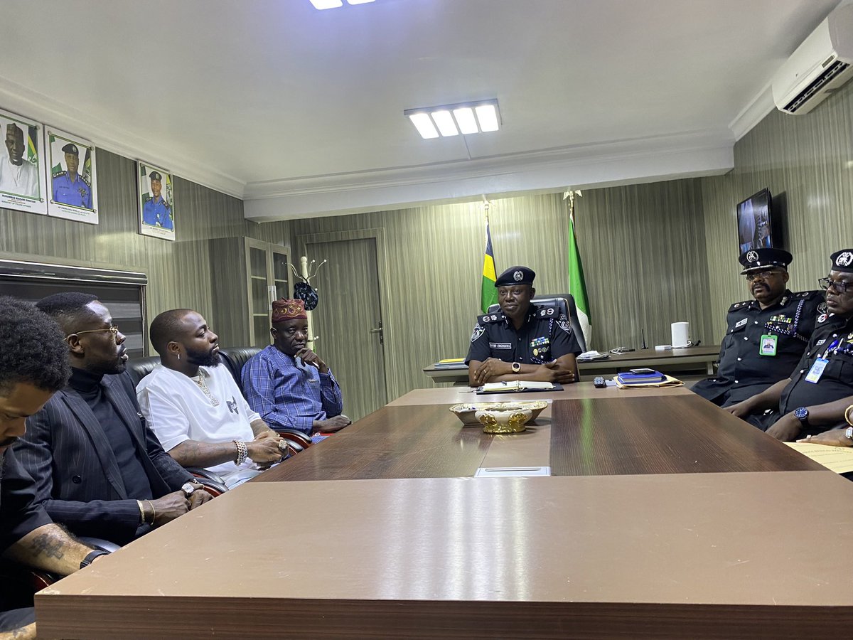 BenHundeyin's tweet photo. PROACTIVE POLICING: In preparation for his April 23 concert at the Tafawa Balewa Square, Lagos, @davido and team visited CP Idowu Owohunwa to perfect security arrangements. The CP assured him of the command’s total commitment to the security of Lagosians, even at concerts. https://t.co/eEP2Ya7Asd