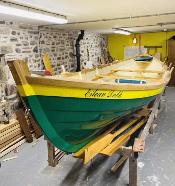 Finished and ready to head off to its new home with North Kessock Rowing Club 🤩 We hope they have many happy hours rowing in their new skiff, built by our dedicated team of volunteer boatbuilders 🛶💚 #boatbuilding #coastalrowing #tuesdaymotivation