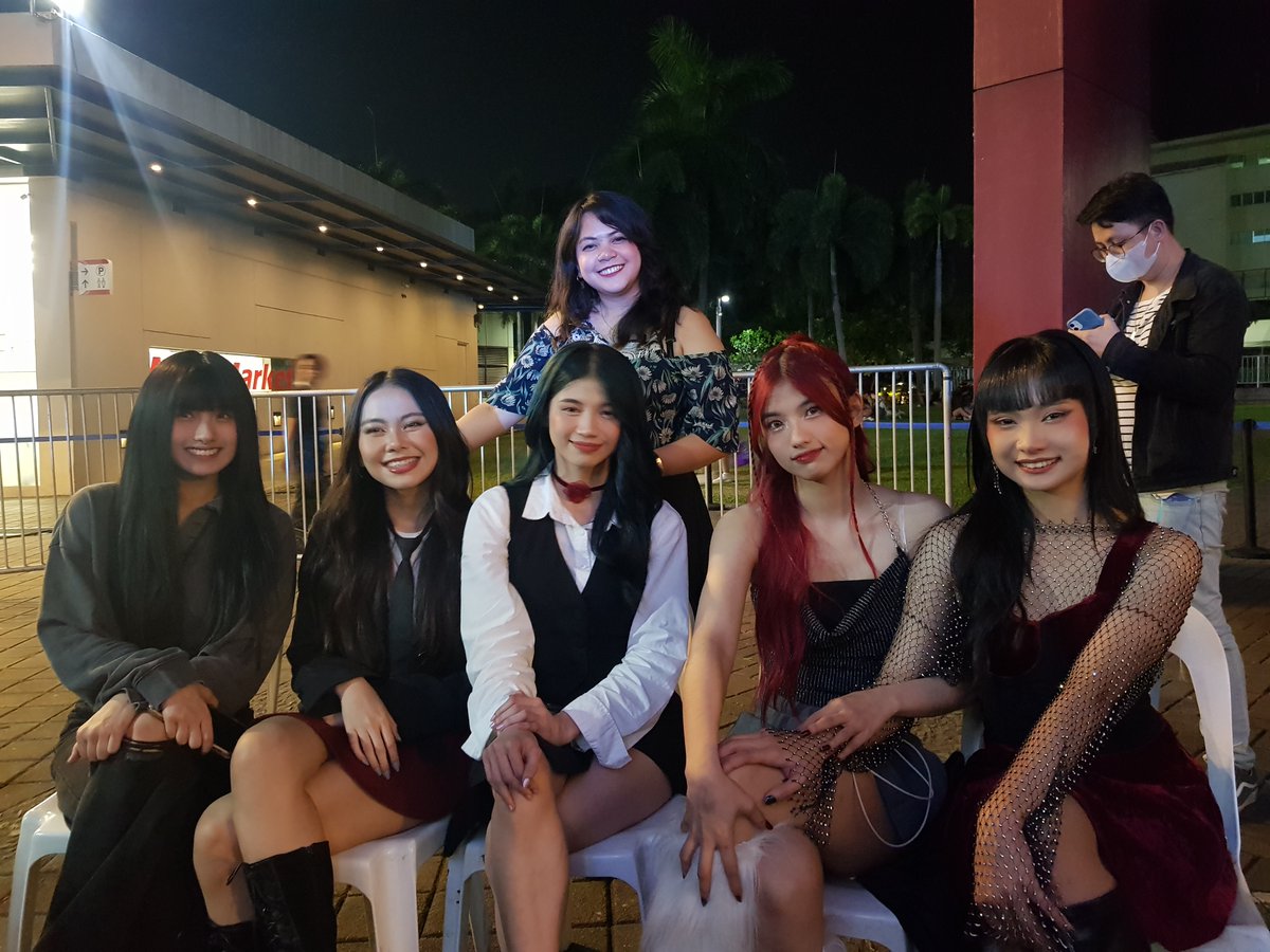 rubyredcanary's tweet photo. Happy KA1Anniversary! I am beyond words. I had to control myself to be professional and not burst out tears, esp. when Mama π» hugged me tight!
Stream 5678 now on Spotify and YouTube π¦
MAALAALA MO KAIA
#KAIA #KA1Anniversary #MMKAIA #PPOPCOM2023 #PPOPCOM https://t.co/r945A0tG4o