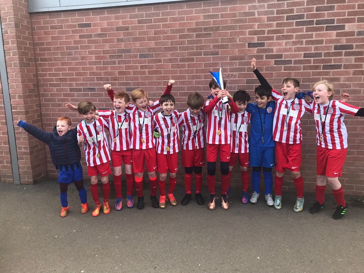 As we move up to 9v9 next season we are looking to add a couple of players to our team. Great set of lads, improving all the time &amp; always play with a smile on their faces. If you know someone who would fancy getting down to training give us a shout ⚽ @NWgrassrootsuk