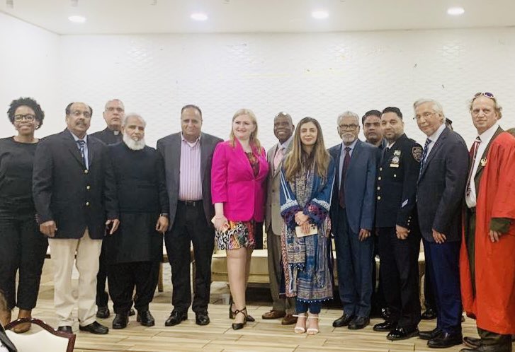 PakinNewYork's tweet photo. Consul General Ayesha Ali joins Pakistan Christian Association in Brooklyn for an interfaith Iftar. Elected officials, religious leaders members of NYPD and &amp; 🇵🇰🇺🇸 community also participated. 
🙏 @JamesCyprian13, @Vajeesh Partab &amp; William Shahzad 4 your service to the community https://t.co/QQ6FDWOR5s