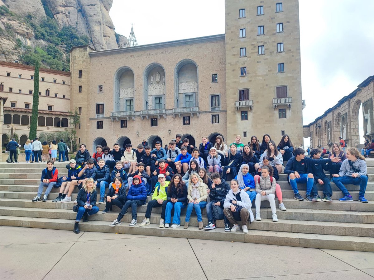FEDACManresa's tweet photo. Tuesday:Visiting Montserrat, learning about the Mountain and its heritage. Erasmus + project: Sustainability for Sustainable Schools @EscolesFEDAC
@ampafedacmns
#Erasmuspluscat
#Erasmusplus
#passioxeducar
#avuixdema https://t.co/KxyqVMero7