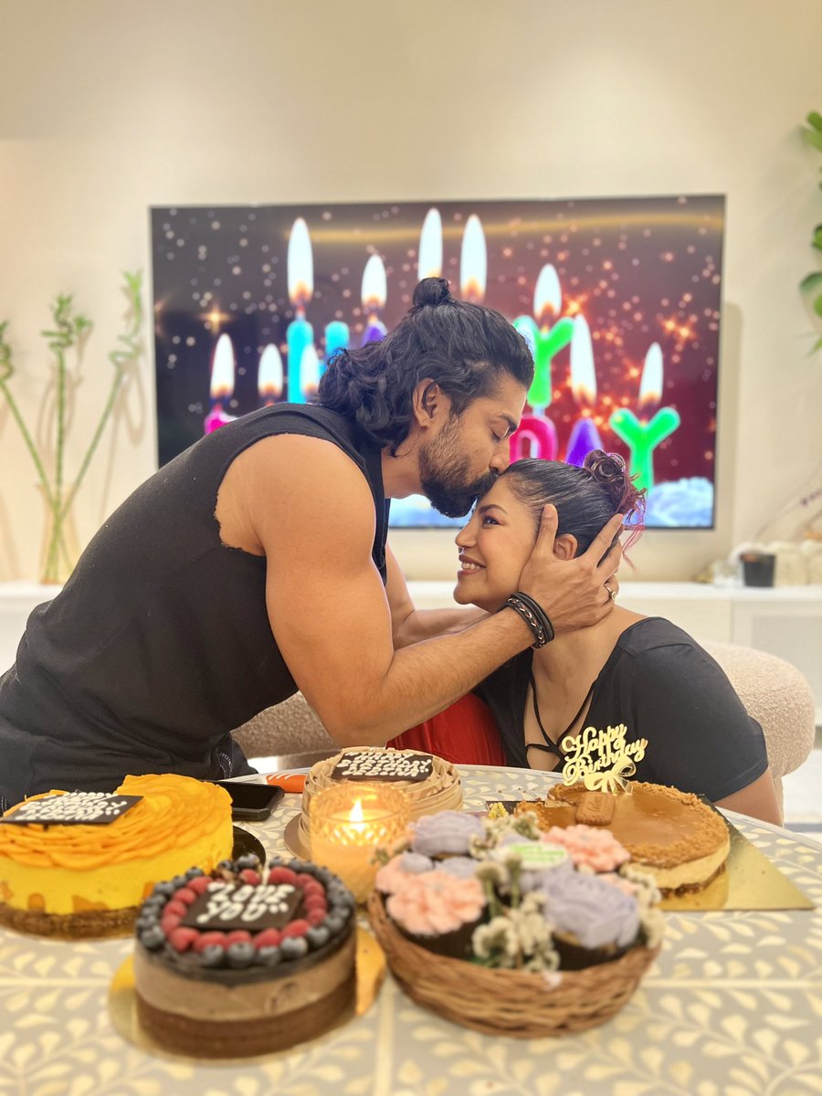 Happy birthday my love <a href="/imdebina/">debina bon choudhary</a> 🥳🤗❤️