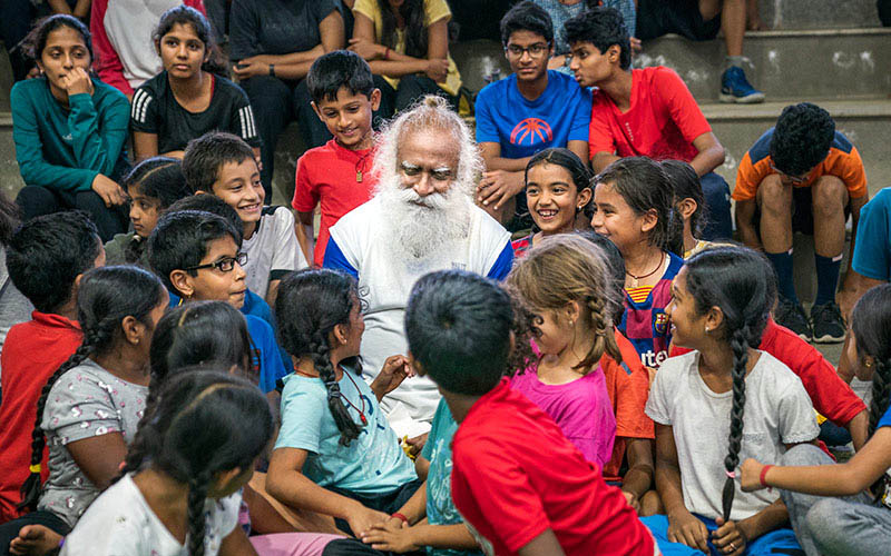 SadhguruJV's tweet photo. The beauty of having a child is to cultivate, nourish, support, and see what they will Become. You do not have to ‘raise’ them because that would mean fixing the outcome. #SadhguruQuotes https://t.co/2fUgUHBXSq