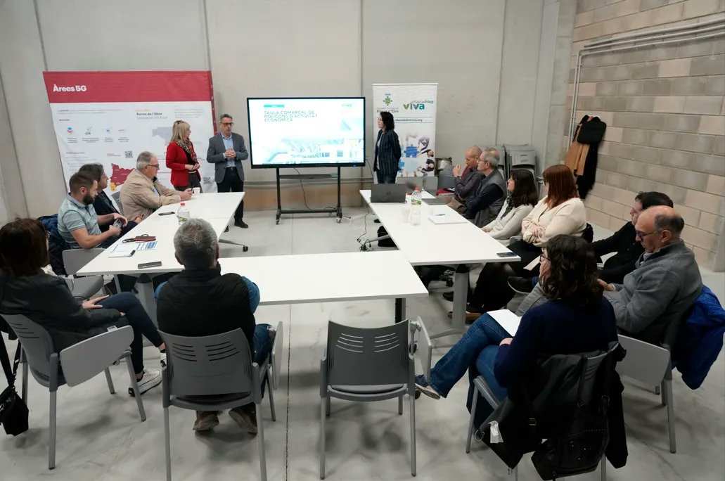 RiberadEbreViva's tweet photo. 🗣️ Nova jornada de treball de la Taula Comarcal de Polígons Industrials 🏭 de la Ribera.
🔎 Descobreix tots els detalls en el següent article: https://t.co/qofRa1GXe6
#sectorindustrial #riberaebre #riberadebreVIVA #CoEbreLab5G #MIDIT #ACCIO https://t.co/YnUBrRCiRG