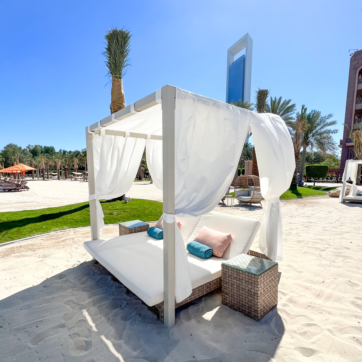 Sanipex_Group's tweet photo. SANIPEX GROUP is pleased to present its recent project with Abu Dhabi’s iconic landmark, @EmiratesPalace  Mandarin Hotel. 

Read more on our website : https://t.co/mQ5xIbzJ9W

#SanipexGroup #EmiratesPalace #DeliveredBySanipex https://t.co/42N6yW6sg0