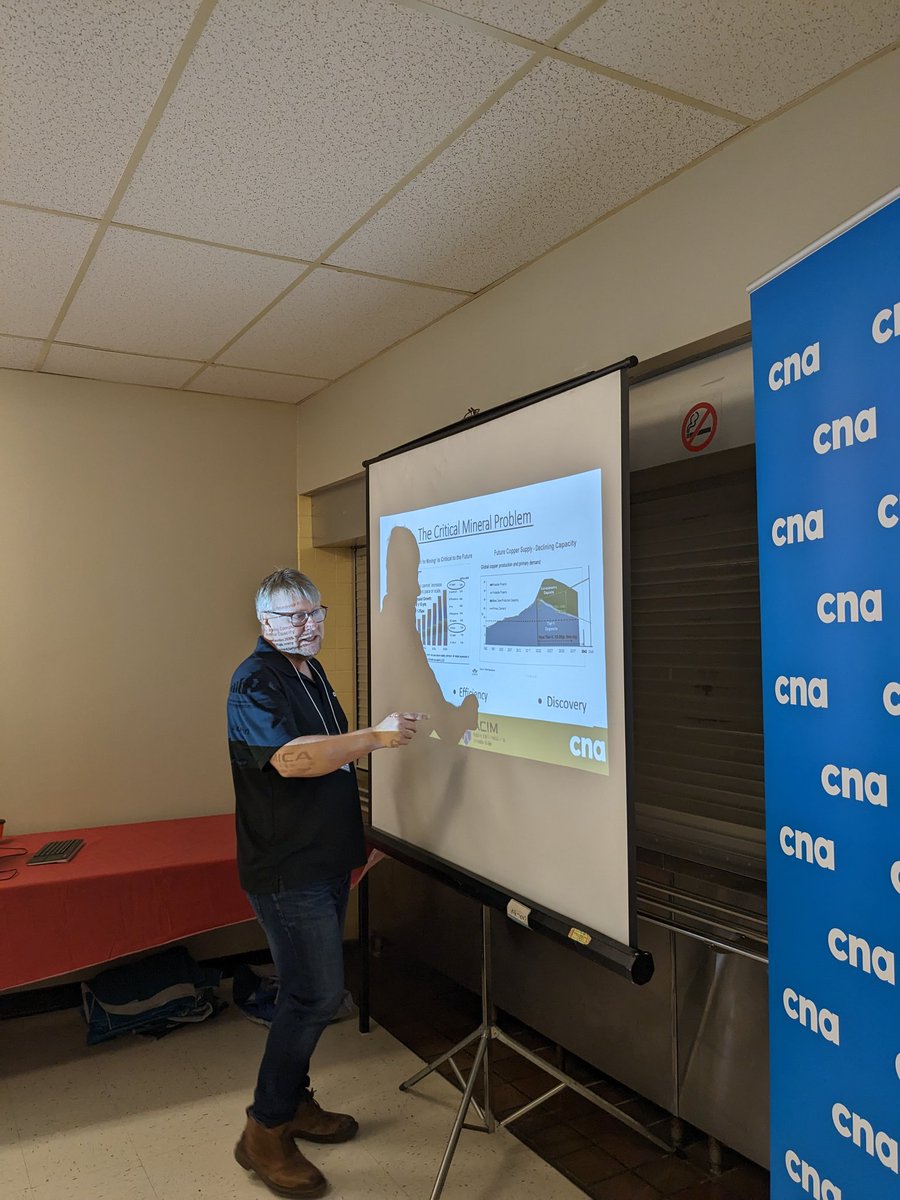 jd_florence's tweet photo. CNA and MICA representatives are in Baie Verte today (with an excellent group of folks) to host an innovation roundtable to discuss the future of mining in the region. @CNA_News @micanetwork https://t.co/FhIYa9sYtk