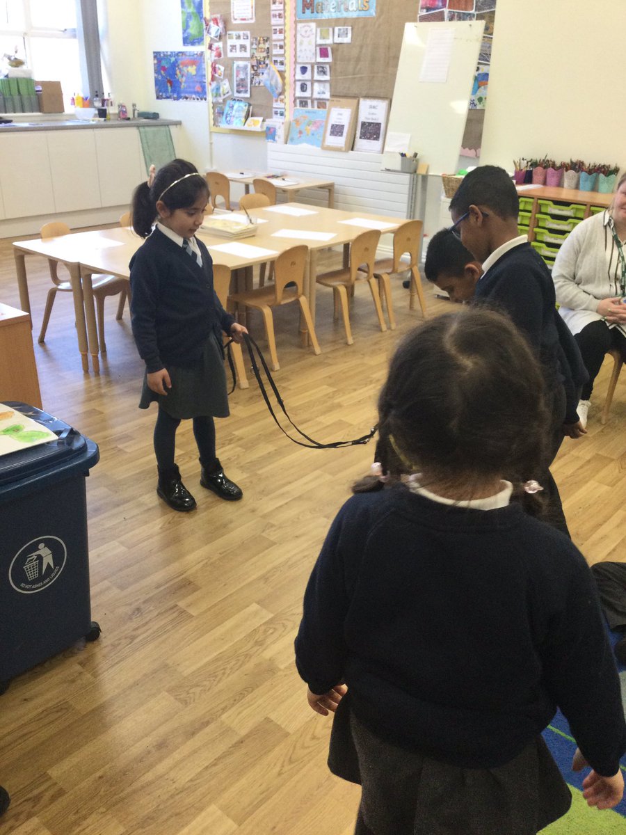 Today we learned 5 rules for happy dogs 🐶 We now know how to keep ourselves safe and be kind to dogs too. Thank you <a href="/DogsTrust/">Dogs Trust 💛🐶</a> #smithdownextra