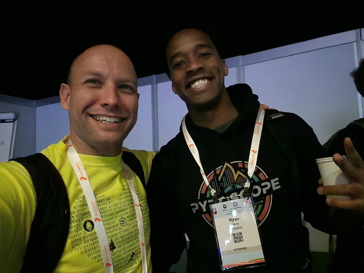 horovits's tweet photo. #kubecon selfie with @rperry_, finally I can congratulate him in person on the acquisition of @PyroscopeIO!
#ObssrvabilityDay #KubeConEU #CloudNativeCon #continuousProfiling #Observability #opensource https://t.co/rYBXqgMiJw