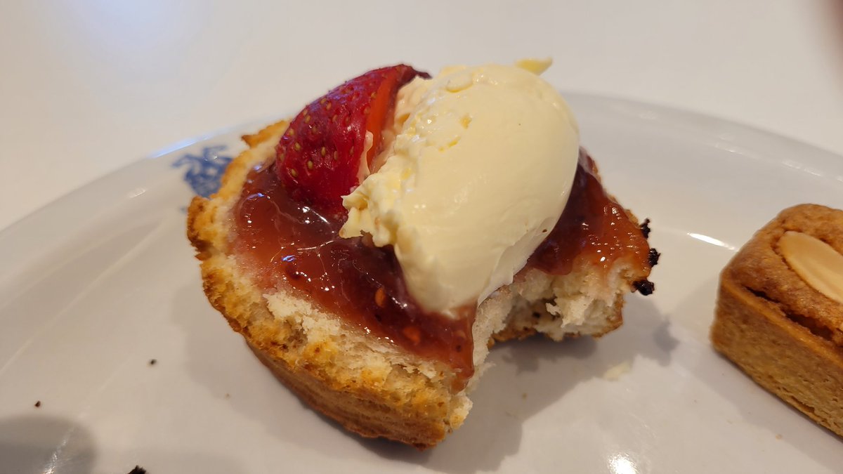 Dr_WillB's tweet photo. Good to see the chefs at @TrinityOxford got the jam and cream the right way round on their scones ๐ #ResearchStaffRetreat #JamThenCream https://t.co/UD9B3bD7F5