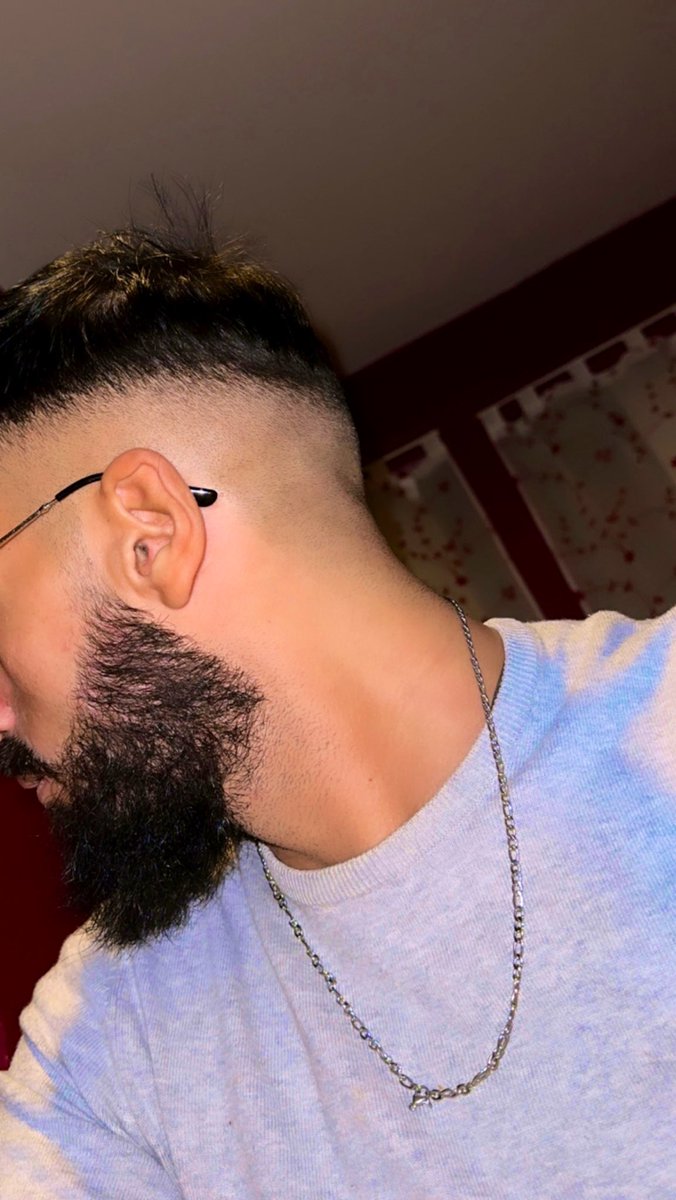 rbzin213's tweet photo. 💈 https://t.co/rYWfYK1eFB