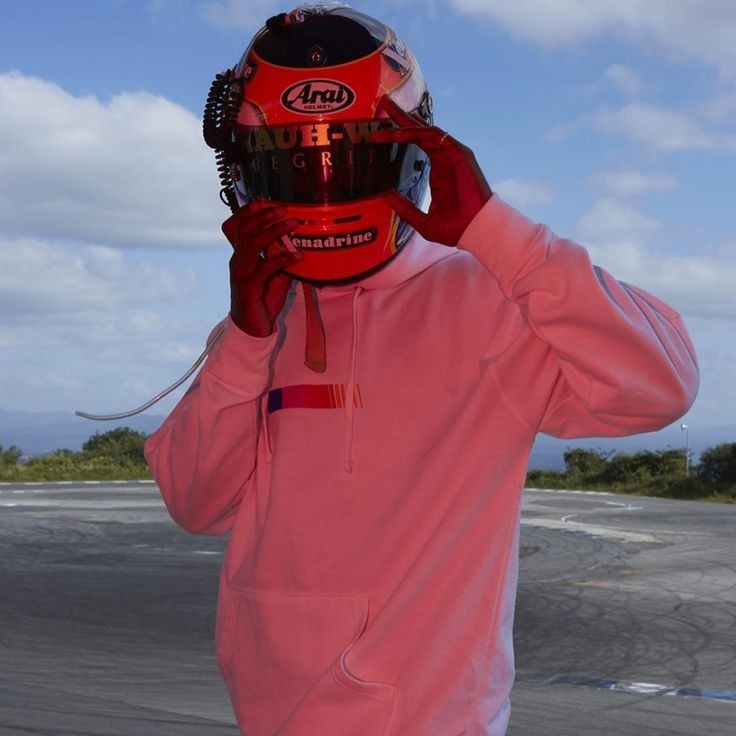 chartfrank's tweet photo. Frank Ocean’s “Pink + White” is the biggest gainer on the Global Spotify chart, up 85 spots reaching a new peak of #95 with over 1.4 million streams. https://t.co/rtL6qxgESL
