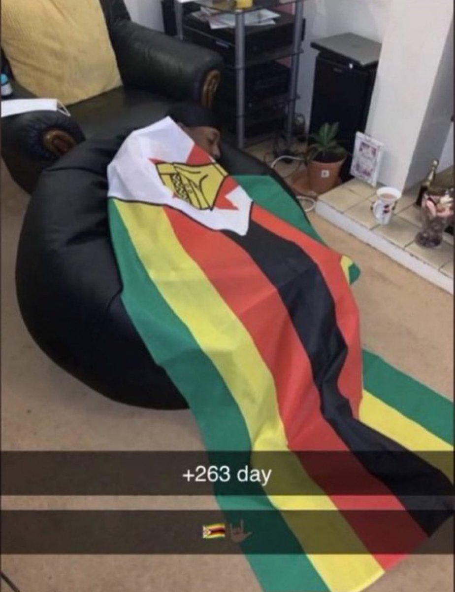 imthembe's tweet photo. #zim43 #zimbabe #Zimat43
The flag: The face: https://t.co/fNgaHr5BO6