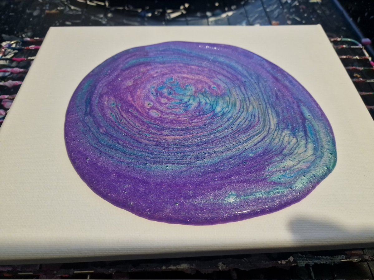 Love iridescent colours :) #acrylic pour #treepour #fluidart