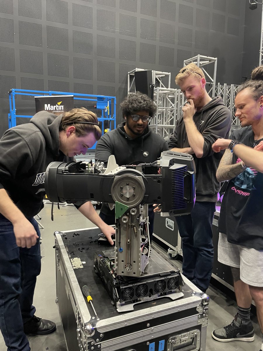 MartinProUKDist's tweet photo. Great day so far at @DerbyUni interacting with the students and getting them hands on with the MAC Ultra and the rest of the latest @Martin_Global range! https://t.co/wW1sgR8kr4