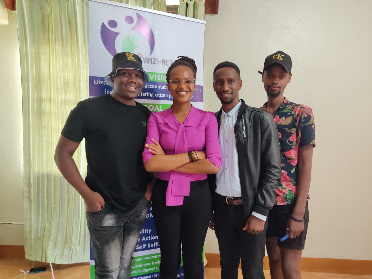 _Ninsiima01's tweet photo. Honoured to have had an opportunity to facilitate the Data detox and digital literacy Training by @RwiziN.
Much as we have a great need for the use of tech, it's also important to regulate how much we're controlled by technology and develop healthy digital habits.
#datadetox https://t.co/9CSUhFhEpp