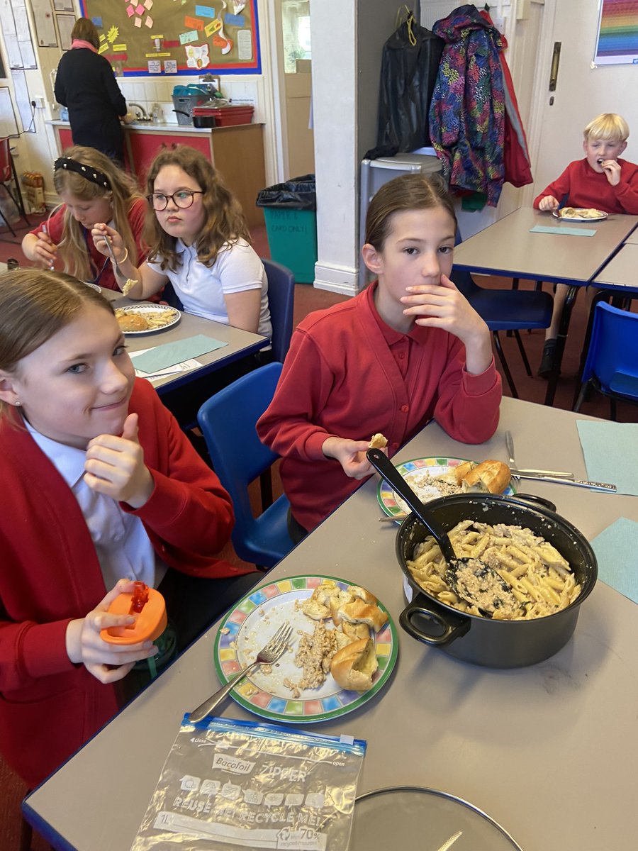 WelbeckCuckney's tweet photo. Cooking club week 5! https://t.co/4RVVd5h1DU