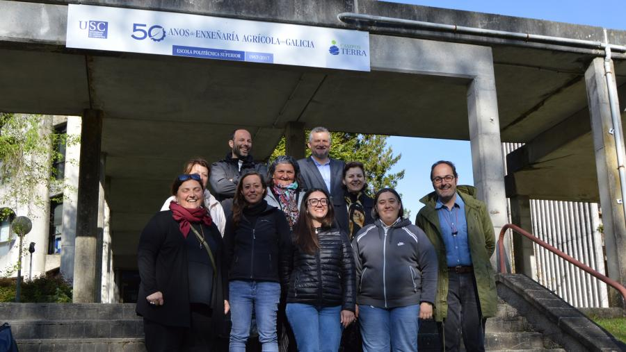 UniversidadeUSC's tweet photo. 🌱 Investigadores da @UniversidadeUSC e da @unipr exploran posibles usos do #lúpulo no ámbito da cosmética e da nutracéutica
🇮🇹 Unha delegación do centro italiano visita a @EPSLugo para coñecer o traballo do grupo #ProePLA neste eido
🗞️ https://t.co/NMYjUYIzeE https://t.co/yxgV0iL7Kz