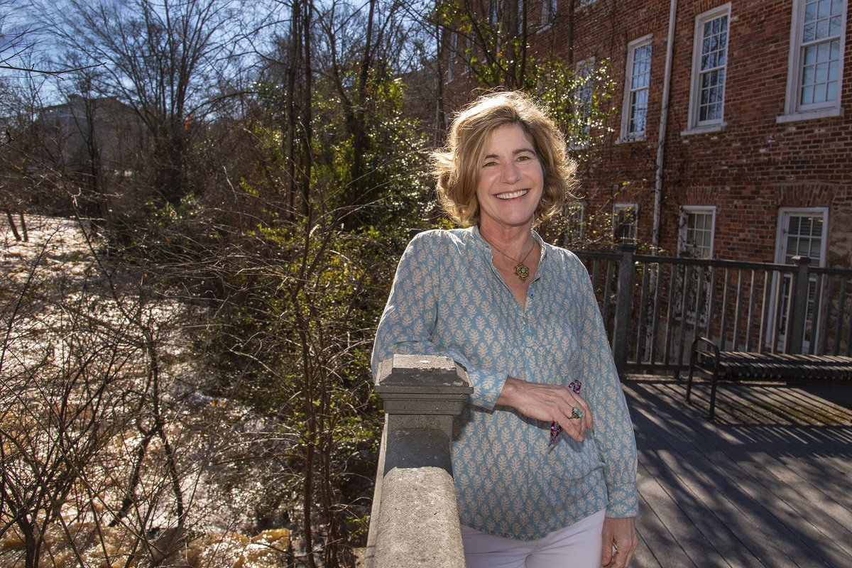 UGASocialWork's tweet image. Congratulations to Dr. Jane McPherson, who received a 2023 Creative Teaching Award from the UGA Office of Instruction! Dr. McPherson "immerses her students in the complex history of social work in Athens in her course, Complex Cloth." news.uga.edu/2023-creative-… #uga #socialwork