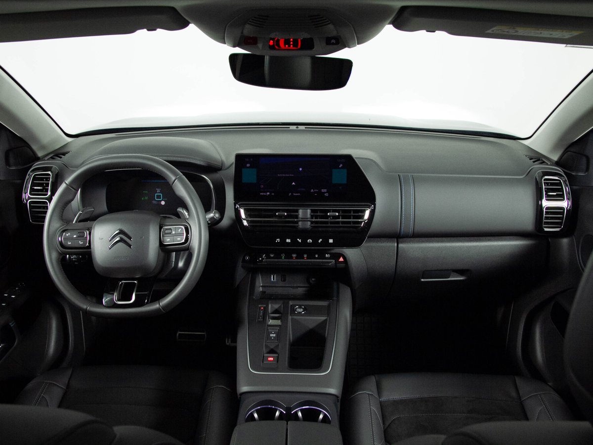 AutoGouveia's tweet photo. CITROËN C5 AIRCROSS PLUG-IN HYBRID 225 SHINE AUT
Conforto, espaço e modularidade que adaptam-se na perfeição ao ritmo dos seus dias. Assim é o Citroen C5 Aircross Plug-in Hybrid 225 Shine Automático.
https://t.co/3aI69gooCZ https://t.co/dgZbGLaorF