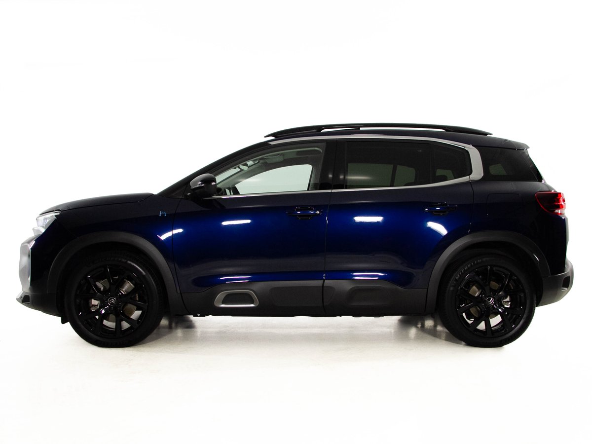 AutoGouveia's tweet photo. CITROËN C5 AIRCROSS PLUG-IN HYBRID 225 SHINE AUT
Conforto, espaço e modularidade que adaptam-se na perfeição ao ritmo dos seus dias. Assim é o Citroen C5 Aircross Plug-in Hybrid 225 Shine Automático.
https://t.co/3aI69gooCZ https://t.co/dgZbGLaorF