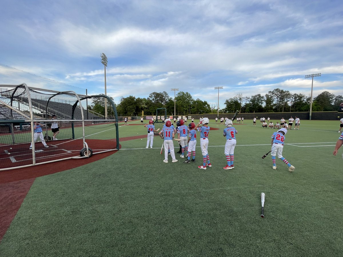 TJCBaseball's tweet photo. Great night last night hosting the East Texas Rippers out at Mike Carter Field! #FutureApaches #MoreThanJustAGame https://t.co/WUhJa7blih