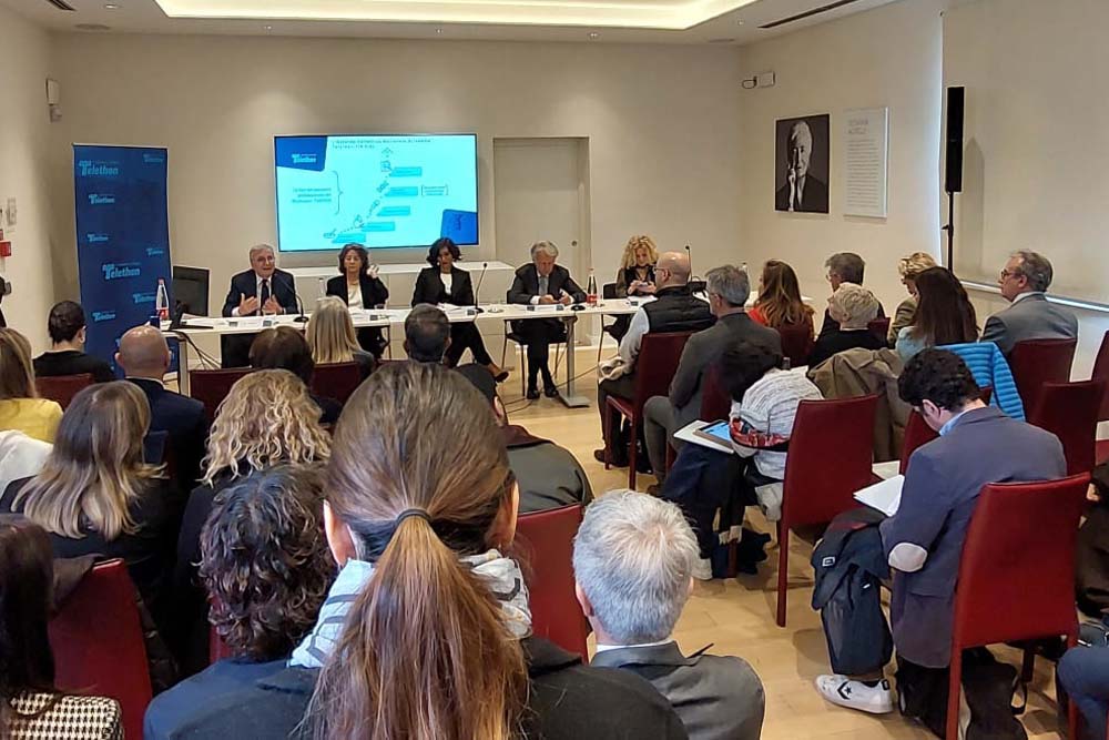 Fondaz_Telethon's tweet photo. 👨‍🔬 👩‍🔬 Fondazione Telethon lancia nuovo modello contrattuale per i propri ricercatori
L’applicazione del primo Accordo Collettivo Nazionale Aziendale apre la strada ad enti scientifici privati non industriali e pone fine a contratti precari e atipici
👉 https://t.co/htMYoKQNa2 https://t.co/CO99h1vWur