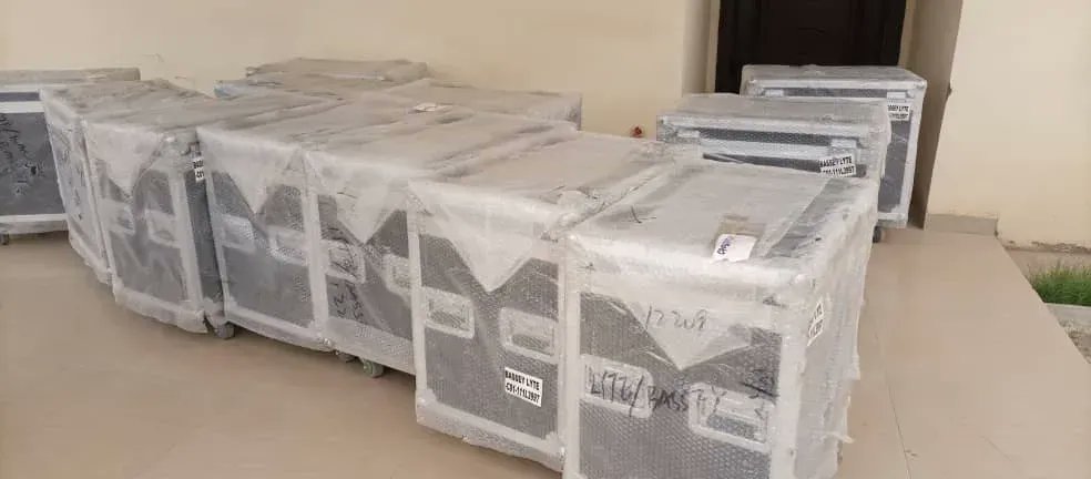 Tochlyt's tweet photo. As a brand, we constantly work towards serving our clients better, that is why we bought this new babies....the light and it effextz is givinggggggg🎉😎❤

#BTproduction #lighting #lightdesigner #Uyolightdesigner https://t.co/Plvb39Z7bM