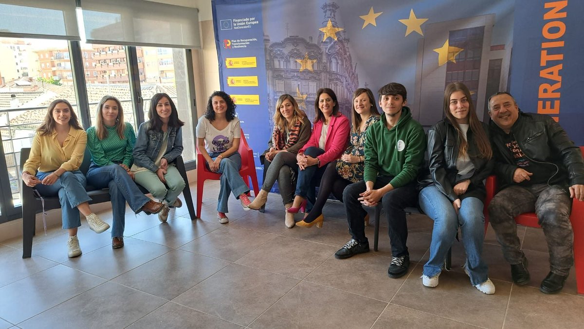 EDAlbacete's tweet photo. #REDUE Reunión de la Red de Redes UE en Albacete. Seguimos trabajando para traer lo mejor de Europa a Albacete: empleo, emprendimiento, participacion, investigación, movilidad, todo para ti. 🇪🇺🆎📌
Conócenos: https://t.co/gQ7kIGWNZr https://t.co/FsoBrEH1LZ