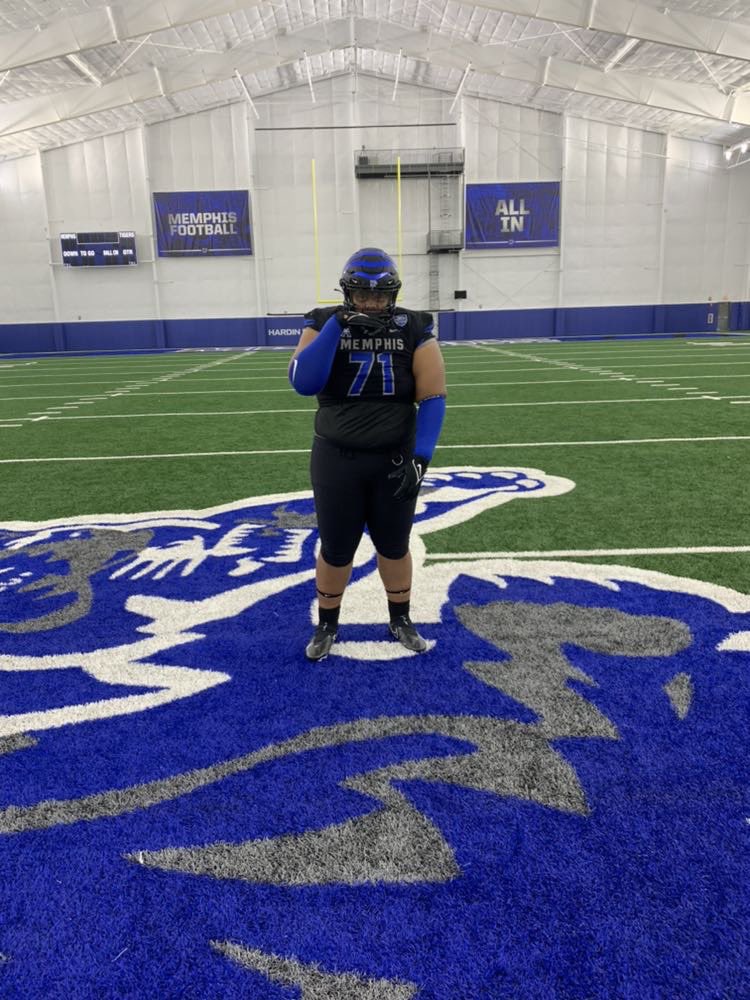 Thank you <a href="/MemphisFB/">Memphis Football</a> for having me down yesterday. Enjoyed my time there 💯⚪️🔵🐅