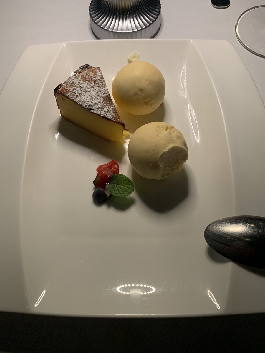 hommaayako's tweet photo. やったー！　ごちそうだー！！！

大好きなあまり、大量に食べて以来アレルギーのある、生ニンニクをドーン！

ステーキ大好きです！！！

#ステーキ  #staek  #ステーキ大好き #ニンニク https://t.co/K2JWRXNbIt