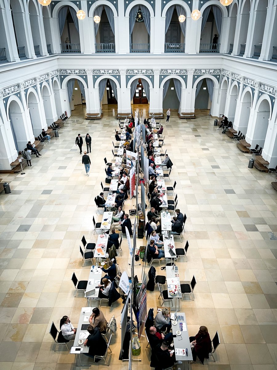 hkhamburg's tweet photo. **Jetzt #Könnenlernen: Azubi-Speeddating in der Handelskammer**
Beim #Azubispeeddating heute in der Handelskammer treffen Ausbildungsplatzsuchende auf Ausbildungsunternehmen, die noch kurzfristig auf der Suche nach dem perfekten Match sind. Im 10-Minuten-Takt finden kurze https://t.co/gQ0ugw0YTo