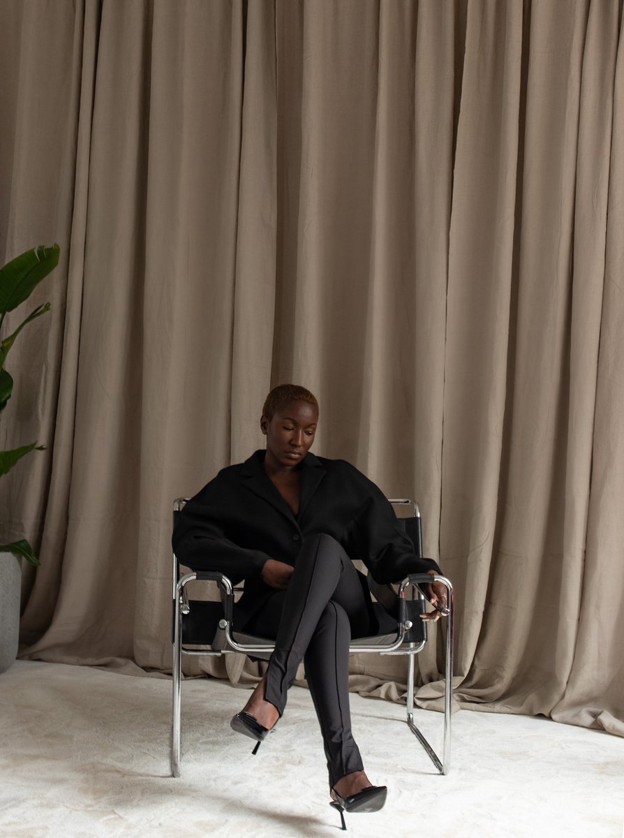 Took a few photos of myself in my studio,
wadja think?