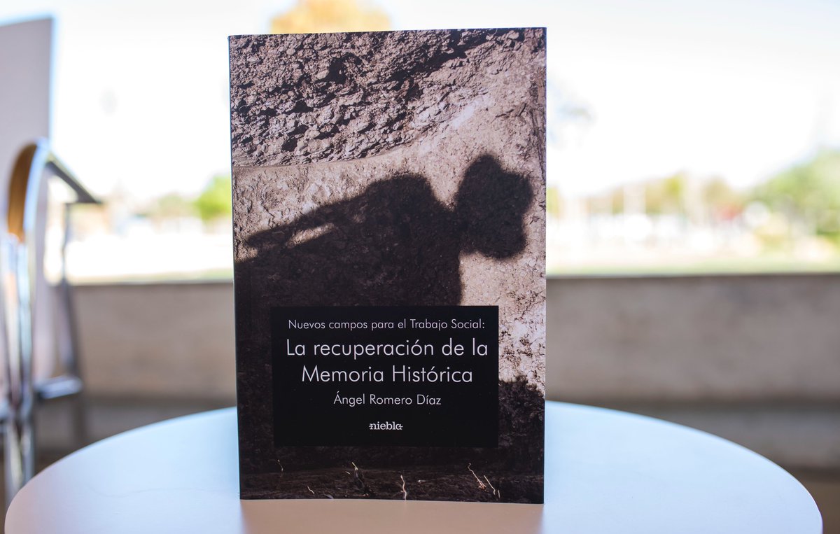 Hoy hemos acompañado al escritor ✍️ Ángel Romero en la presentación de su nuevo libro 📗 “Nuevos campos para el trabajo social. La recuperación de la Memoria Histórica” en la <a href="/UniHuelva/">Universidad de Huelva</a> 

👏 Un novedoso acercamiento a la memoria democrática a través del trabajo social  🫂